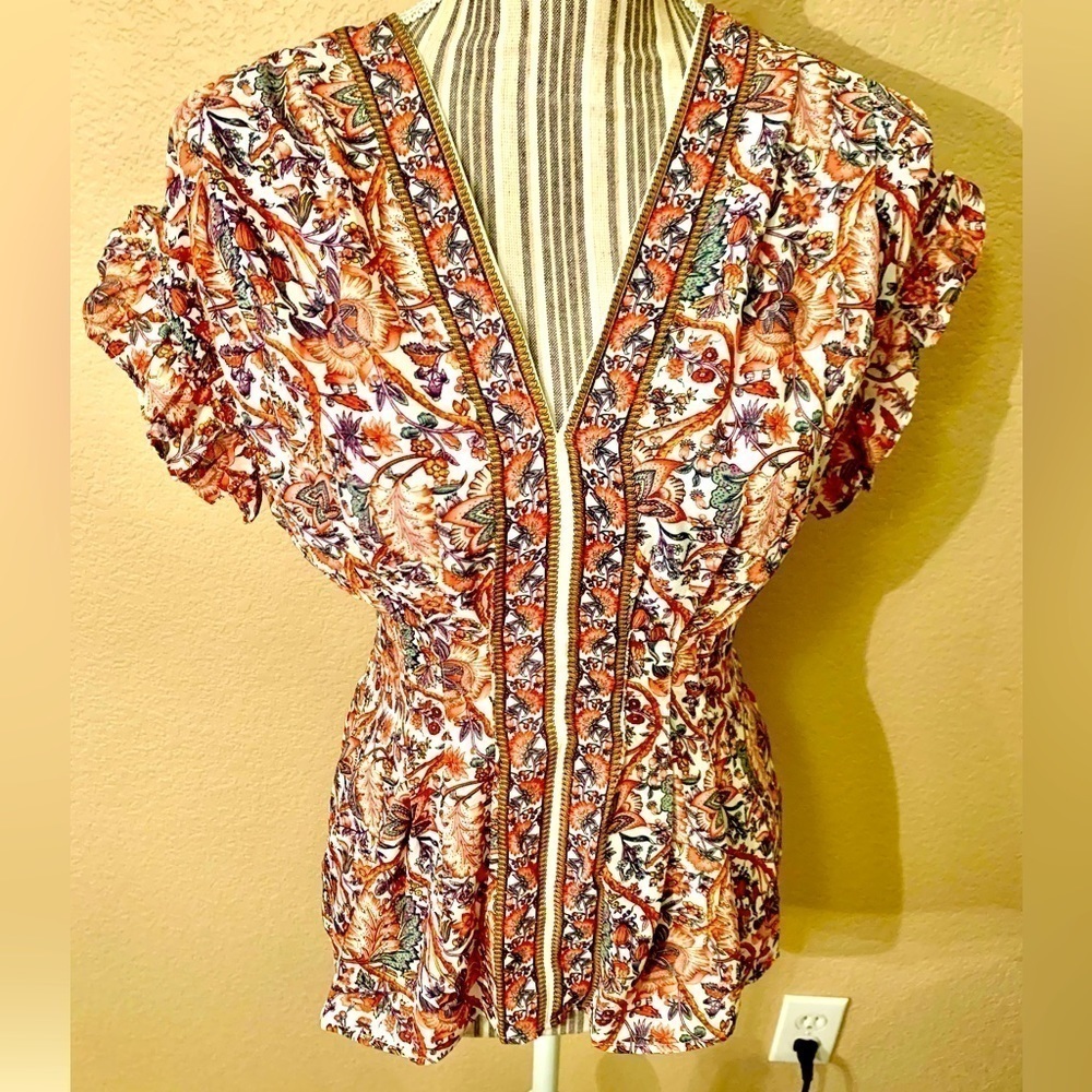 Sale! NWT Max Studio Blouse XS White Floral Smocked Back Tie Short Sleeves Vneck
